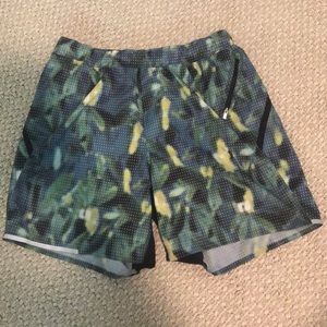 Large Men’s Lululemon Shorts